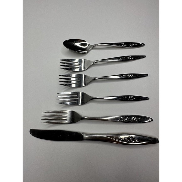 Oneida Craft Deluxe Lasting Rose Stainless Flatware Replacement 6 Pc - Picture 3 of 6